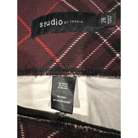 Studio by Torrid 2R Sz 18 Burgundy Plaid Pull-On Pixie Pants Wide Leg Cozy Comfy - Picture 4 of 6